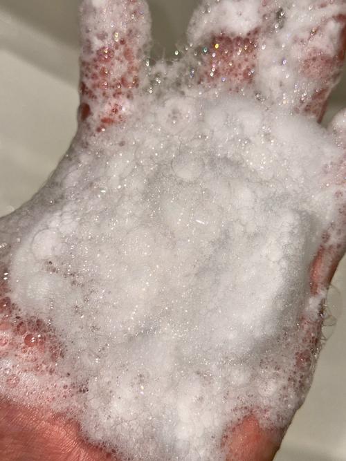 护肤水摇晃后泡沫多正常吗？-图1