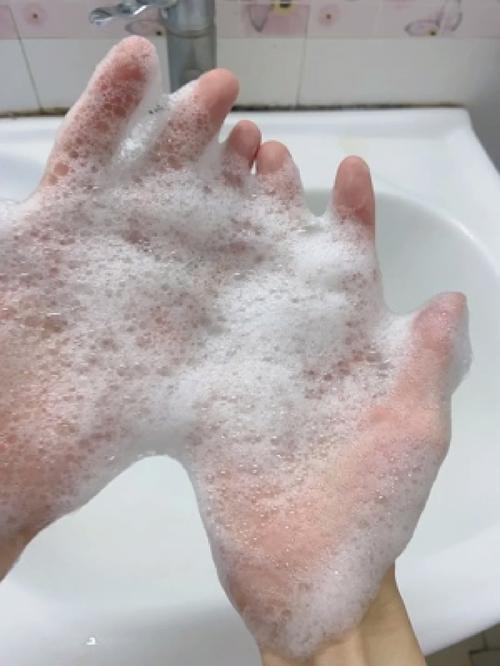 护肤水摇晃后泡沫多正常吗？-图3