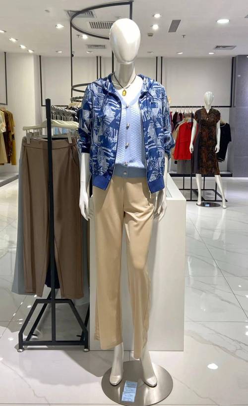 易菲女装导购待遇具体怎么样?-图1 易菲女装导购待遇具体怎么样?-图1