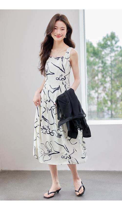 无袖连衣裙款式图有哪些流行款？-图3