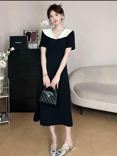 黑白系列女装有哪些款式?-图1 黑白系列女装有哪些款式?-图1