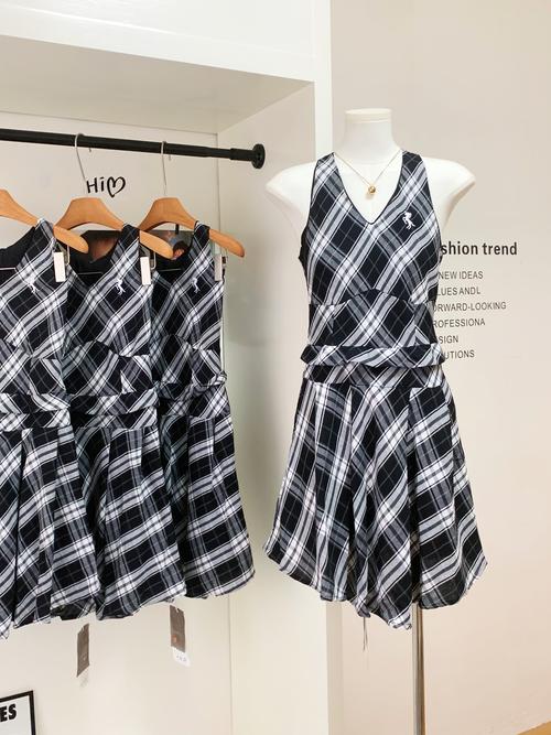 黑白系列女装有哪些款式?-图2 黑白系列女装有哪些款式?-图2