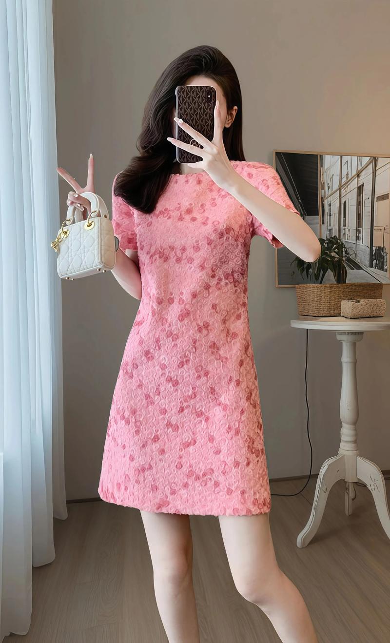 夏天宽松女装图片,哪种款式更显瘦?-图1 夏天宽松女装图片,哪种款式更显瘦?-图1