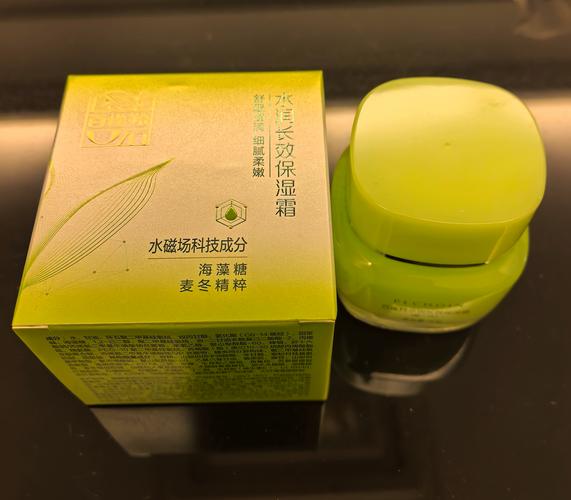 清爽补水的护肤品，到底该怎么选？-图2