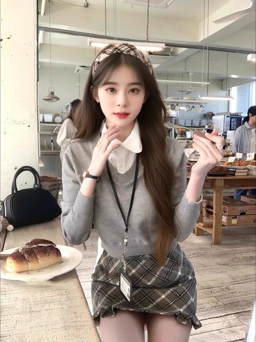 冬季英伦学院女装搭配-图1