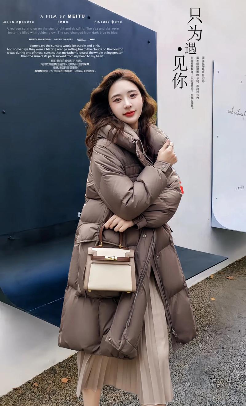 冬季女装新款上市，有哪些时尚亮点？-图2