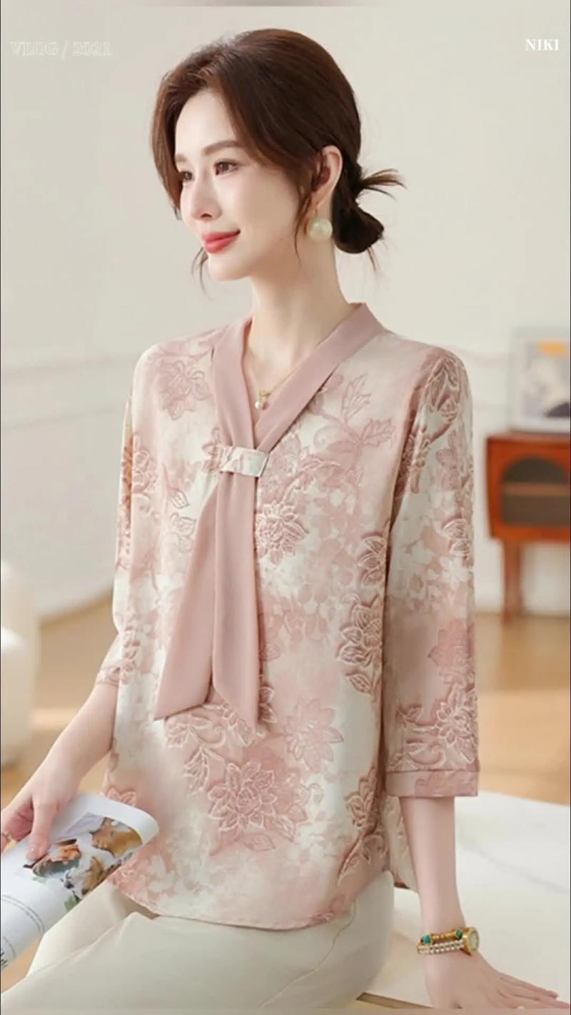 夏季女装上衣图片有哪些流行款式？-图2