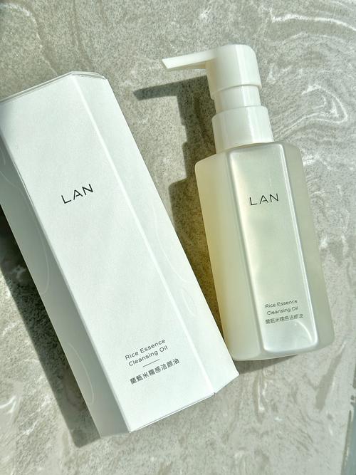 皮肤太油用什么护肤品-图1