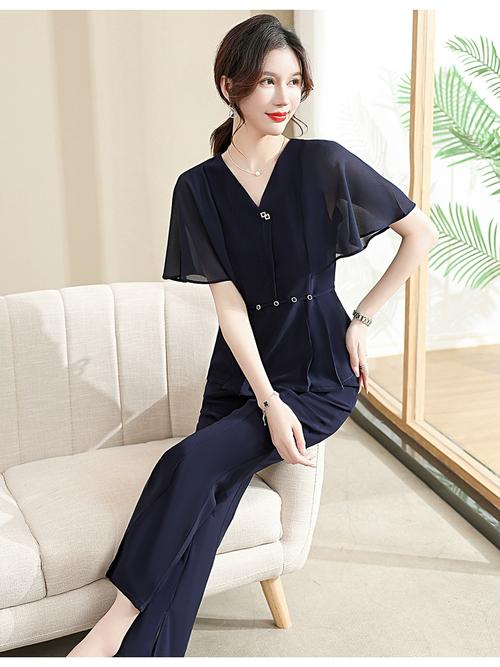 中年女装夏季套装如何选显瘦又时髦？-图2