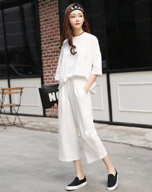 白色休闲套装女装图片,有哪些款式推荐?-图3 白色休闲套装女装图片,有哪些款式推荐?-图3