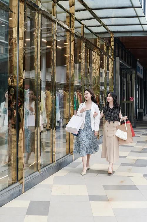 逛街女装搭配图，怎么搭才好看？-图1