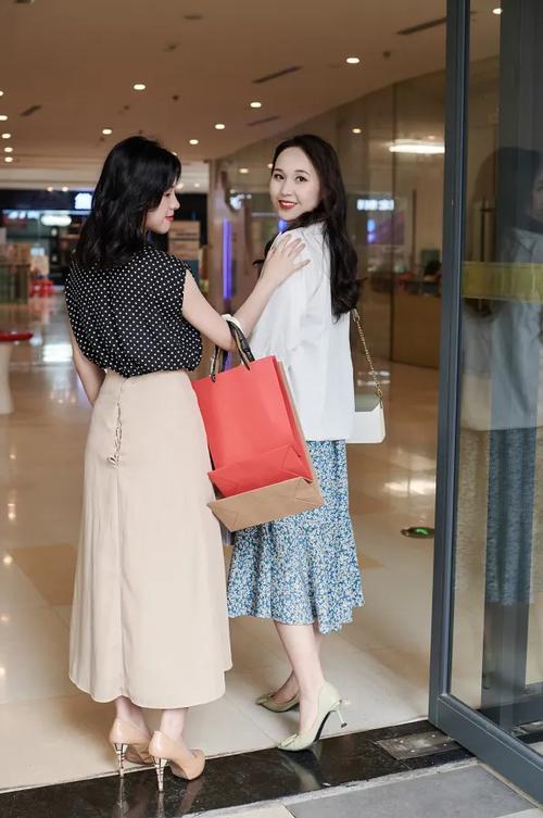 逛街女装搭配图，怎么搭才好看？-图2