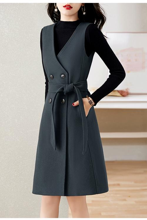 冬季毛呢职业女装套裙，如何选显气质又保暖？-图3