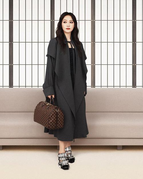 LV2025秋冬女装有哪些新设计亮点？-图2