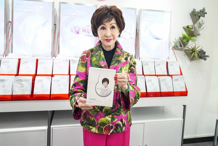 护肤品郑明明是三无？真相如何？-图3