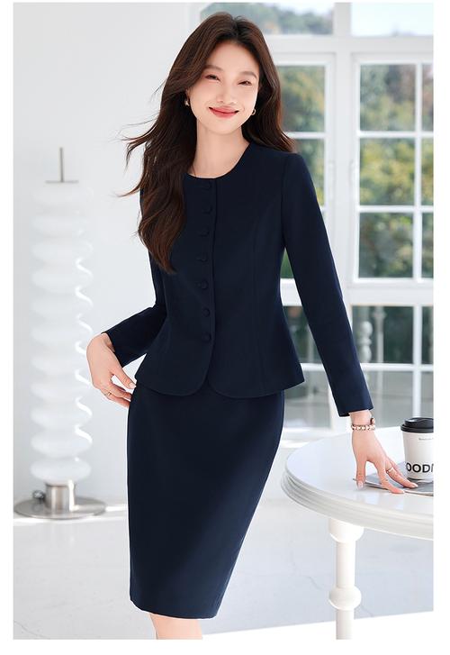 秋季职业套裙选哪款更显气质？-图3