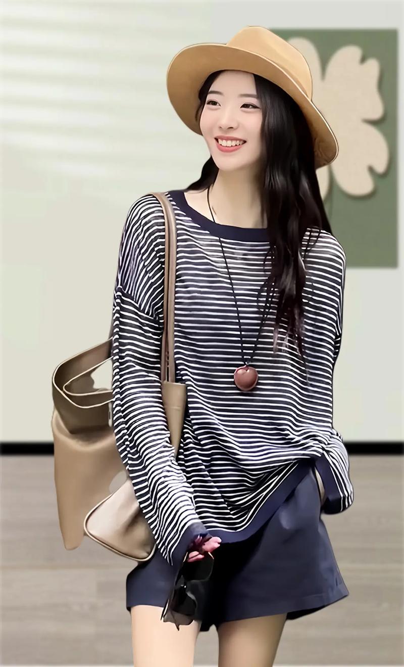 2025长袖长款女装,怎么选才显瘦又时髦?-图2 2025长袖长款女装,怎么选才显瘦又时髦?-图2