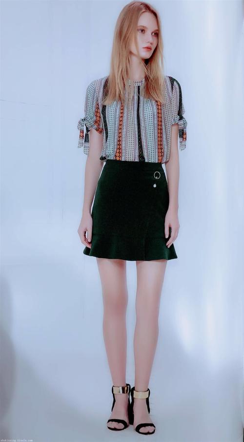 品牌年轻女装图片，如何选对风格？-图3