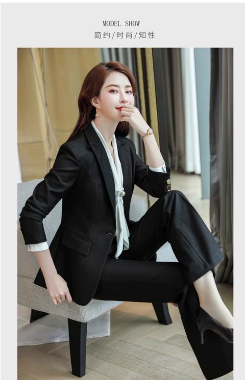 西装套装女+喇叭裤=气质密码？-图3