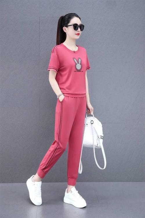 女装短袖品牌套装图片，哪种款式更显瘦？-图2