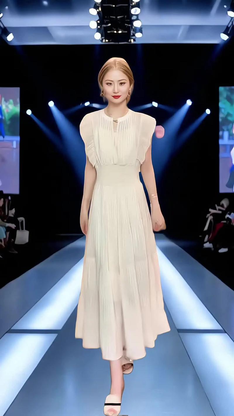 2025淑女女装，如何定义新时尚？-图3