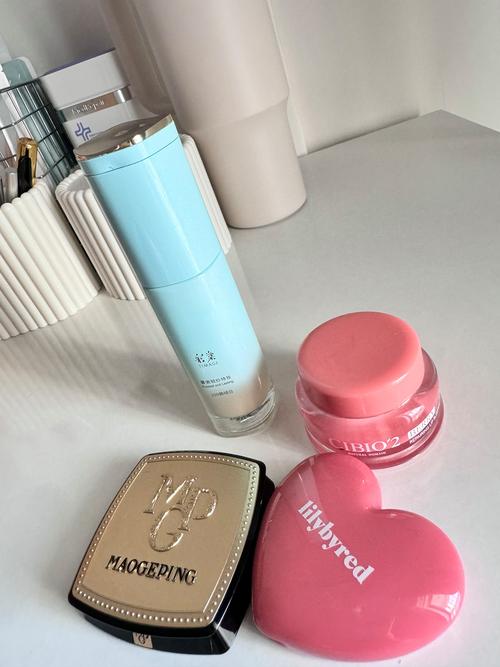 大学女生护肤品怎么选才合适？-图2