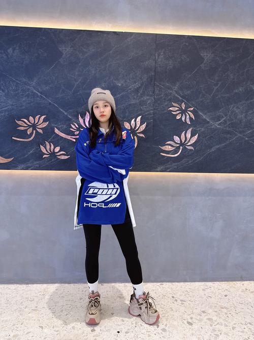 休闲宽松女装鞋怎么搭显瘦又时髦？-图3