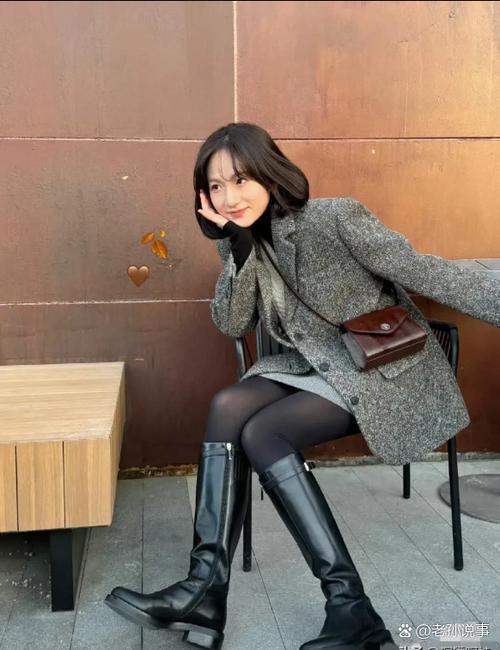 秋季长袜怎么搭女装才好看？-图1