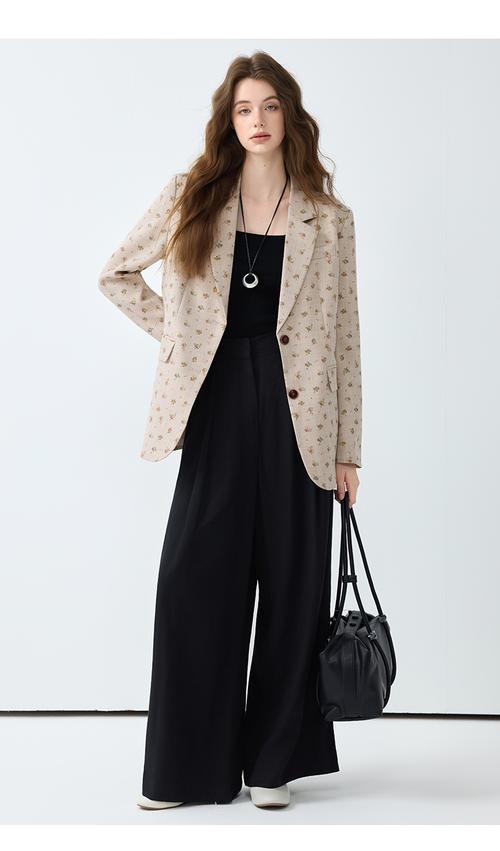 2025高档女装将如何引领新时尚浪潮？-图3