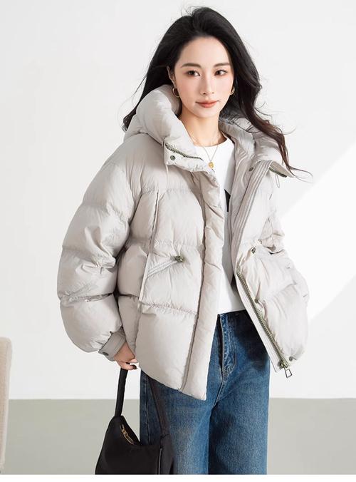 2025冬季女装流行趋势怎么搭？-图1