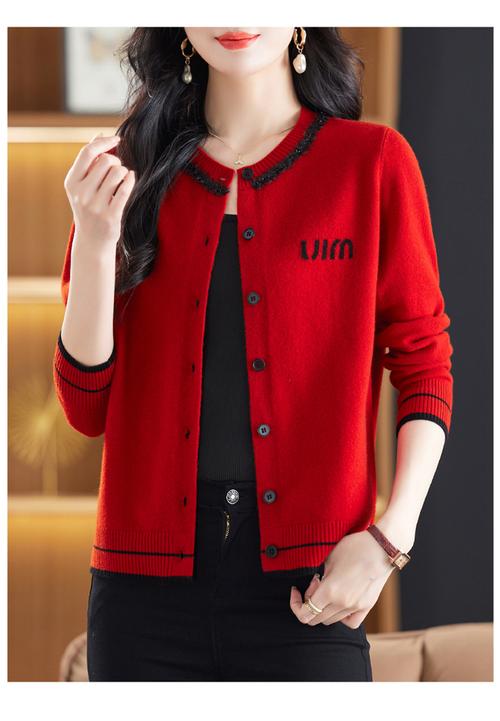 新款毛衣外套批发，选款技巧有哪些？-图2