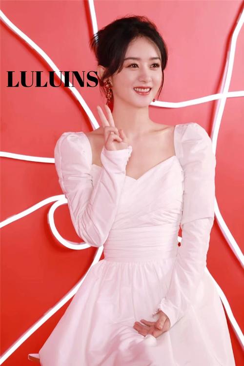 明星女装图，哪套最惊艳？-图1