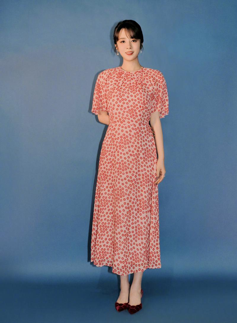 明星女装图，哪套最惊艳？-图2