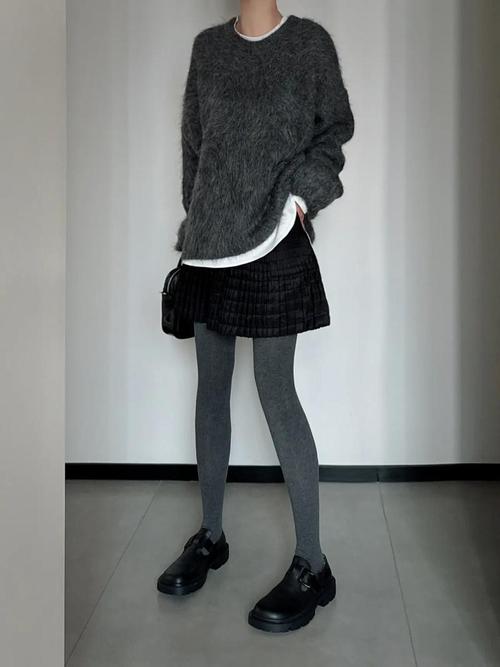 灰色女装怎么搭好看？-图3