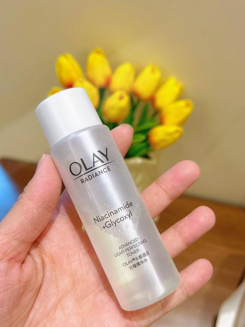 夏天用美白护肤品会刺激吗？-图2