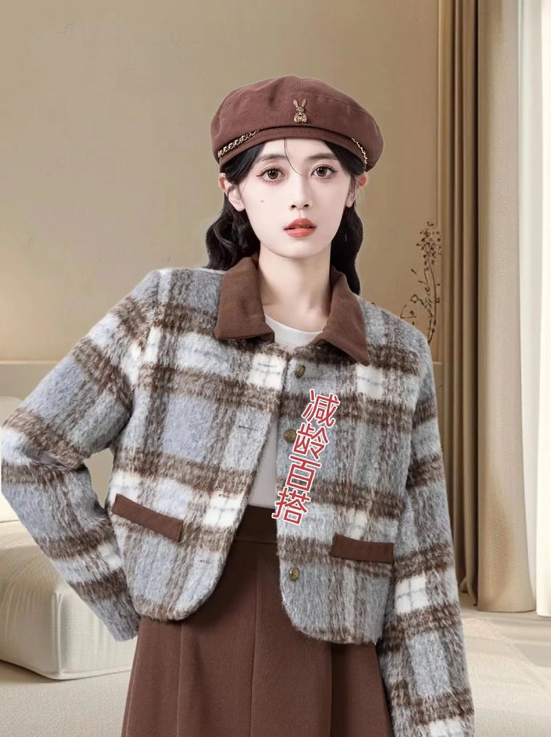 毛呢格子外套短款，显高显瘦吗？-图2