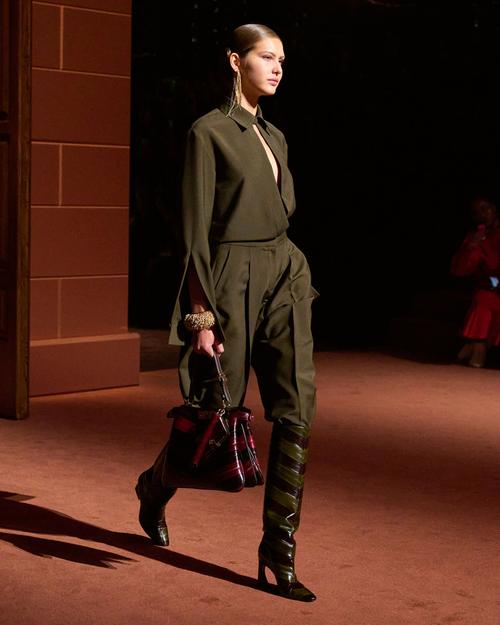 芬迪2025秋冬女装，如何演绎新季优雅？-图3