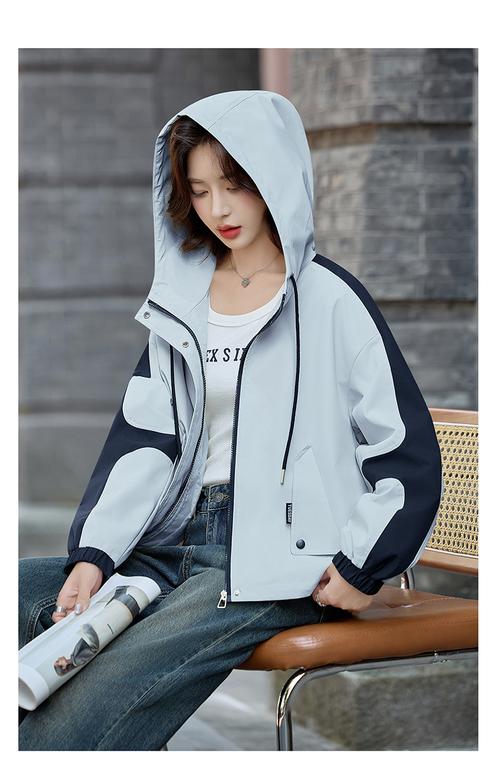 2025秋装流行女装有哪些新趋势？-图2