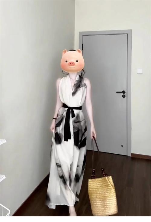 子色2025新款女装，设计风格有何亮点？-图2