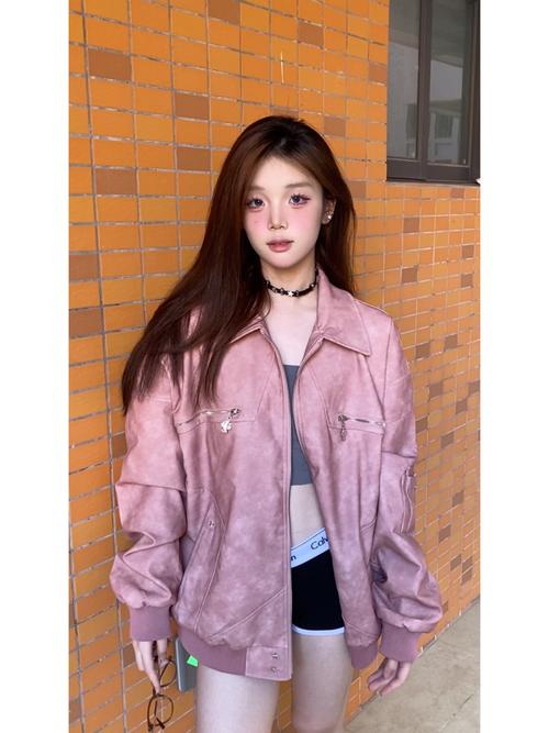 粉色短款皮衣，怎么搭才显瘦？-图3