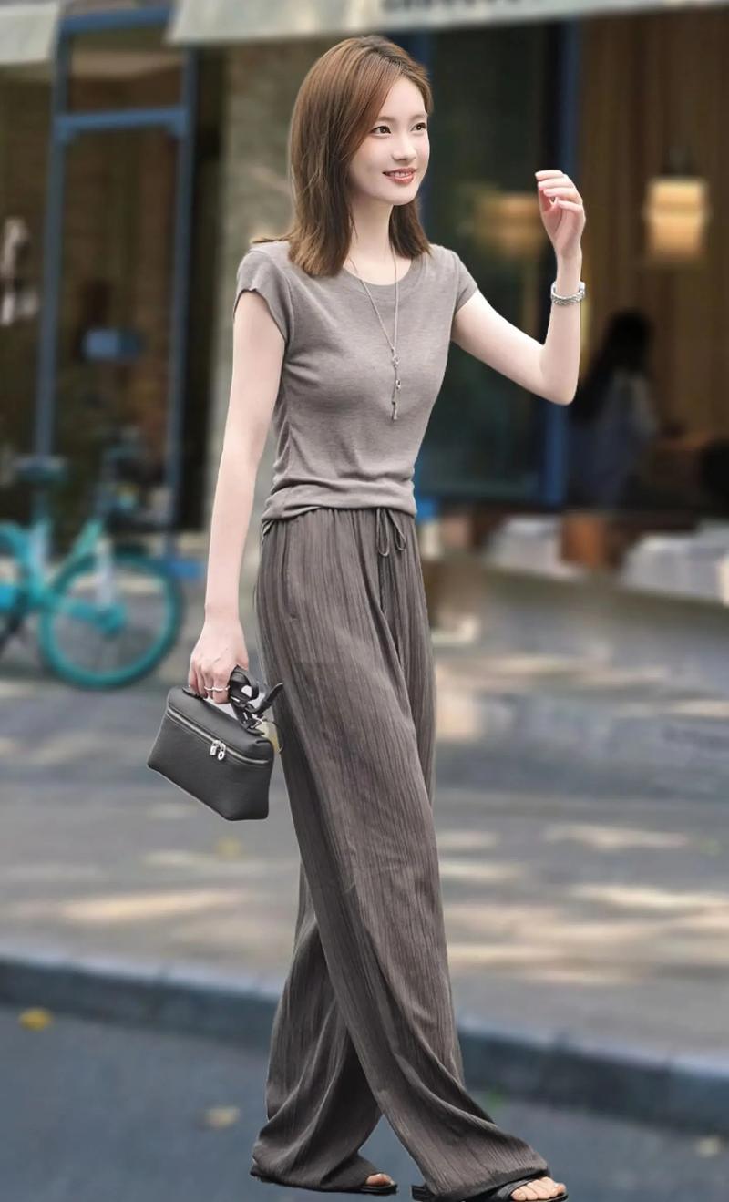 夏装长裤怎么搭才显瘦时髦？-图1