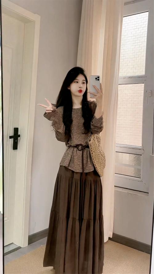 2025女装怎么搭？流行趋势抢先看！-图1