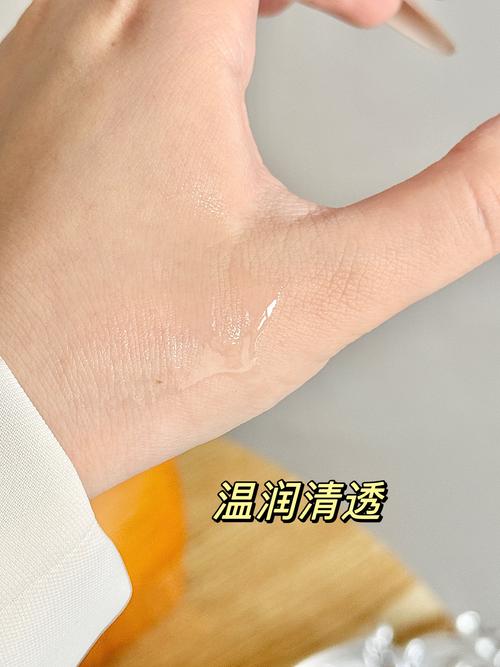补水去黄美白，护肤品怎么选？-图1