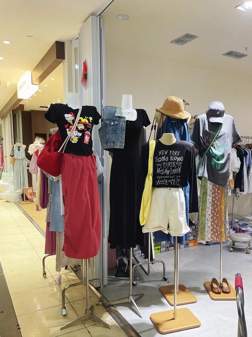 2025商场春装女装新款有哪些？-图2