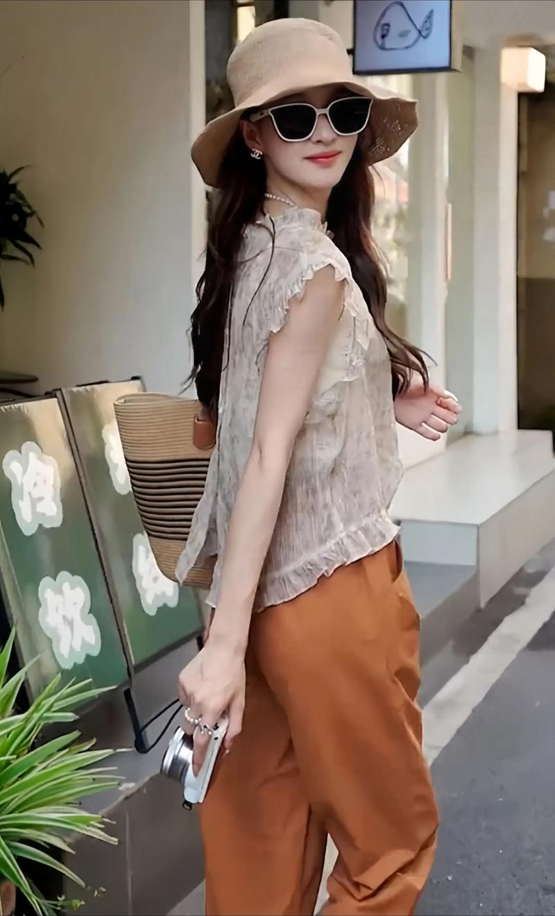 气质时尚搭配女装图片-图3